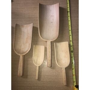 Vintage American Folk Art Hand Carved Raw Wood Flour/Grain/Sugar 4 Scoop Set‎